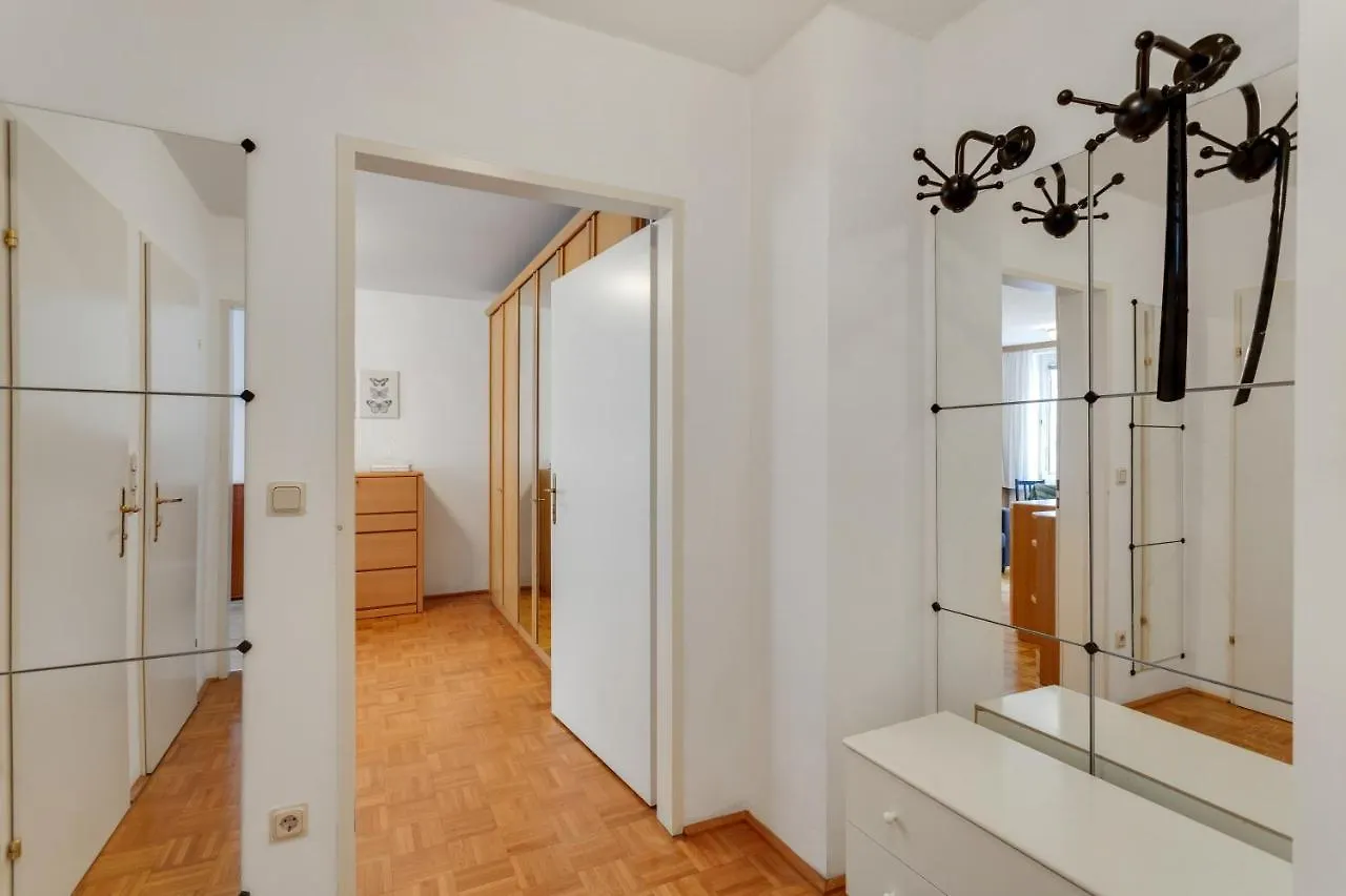 City Apartment Close To Shopping Mile Wiedeń